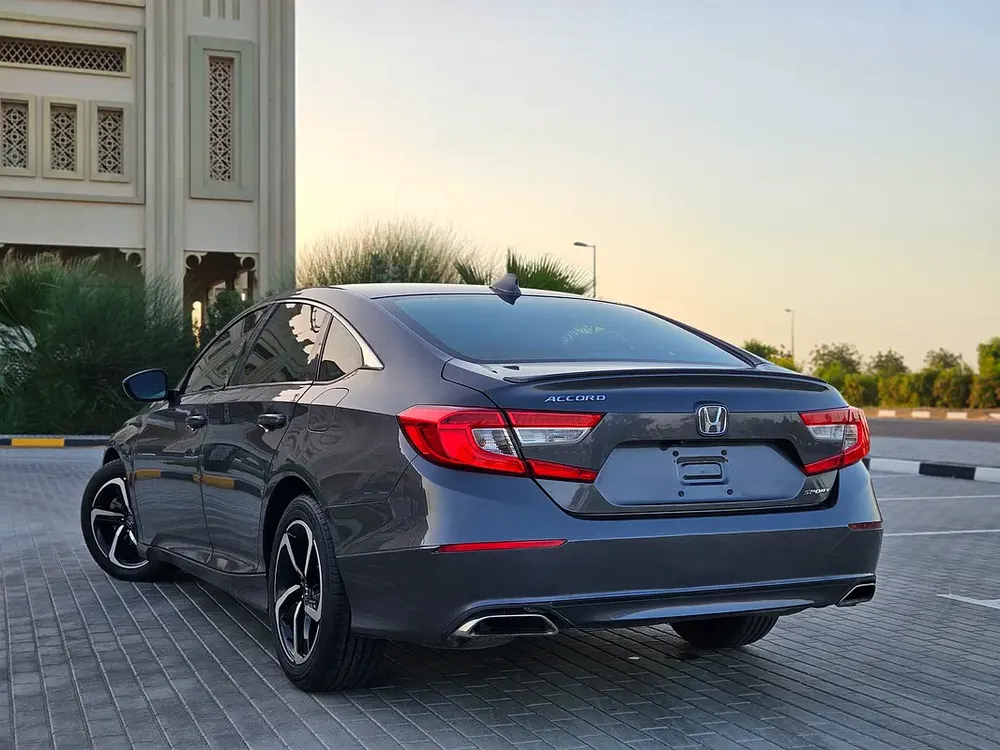 Honda Accord Sport 2020 US Clean Title 4 Cylinder Low KM Car With Navigation - Image 13