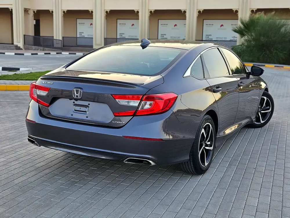 Honda Accord Sport 2020 US Clean Title 4 Cylinder Low KM Car With Navigation - Image 15
