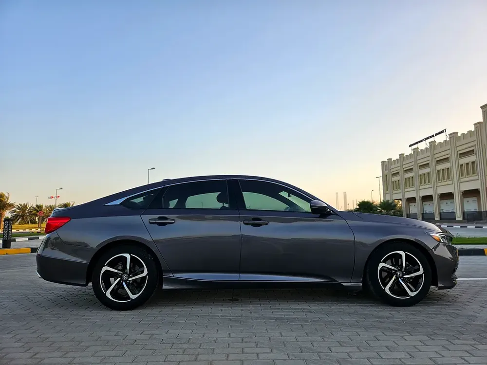 Honda Accord Sport 2020 US Clean Title 4 Cylinder Low KM Car With Navigation - Image 17