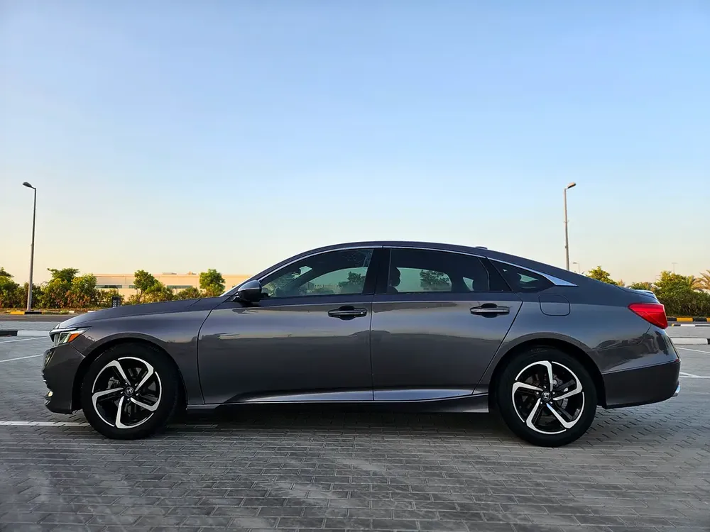Honda Accord Sport 2020 US Clean Title 4 Cylinder Low KM Car With Navigation - Image 18