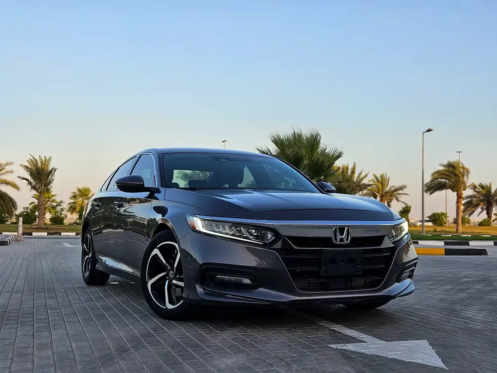 Honda Accord Sport 2020 US Clean Title 4 Cylinder Low KM Car With Navigation - Image 4