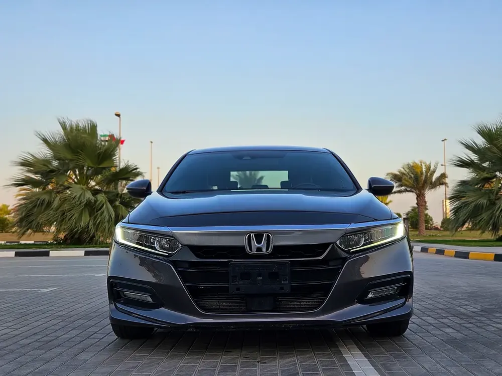 Honda Accord Sport 2020 US Clean Title 4 Cylinder Low KM Car With Navigation - Image 6