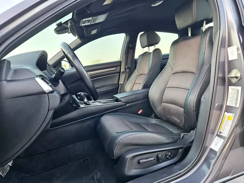 Honda Accord Sport 2020 US Clean Title 4 Cylinder Low KM Car With Navigation - Image 7