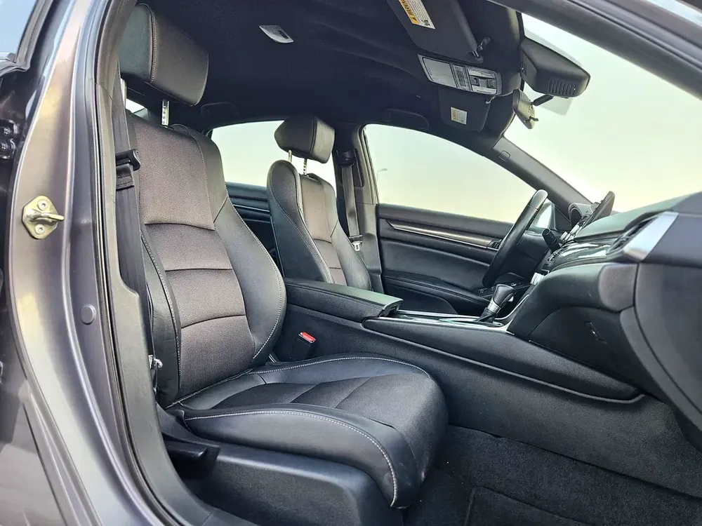 Honda Accord Sport 2020 US Clean Title 4 Cylinder Low KM Car With Navigation - Image 8