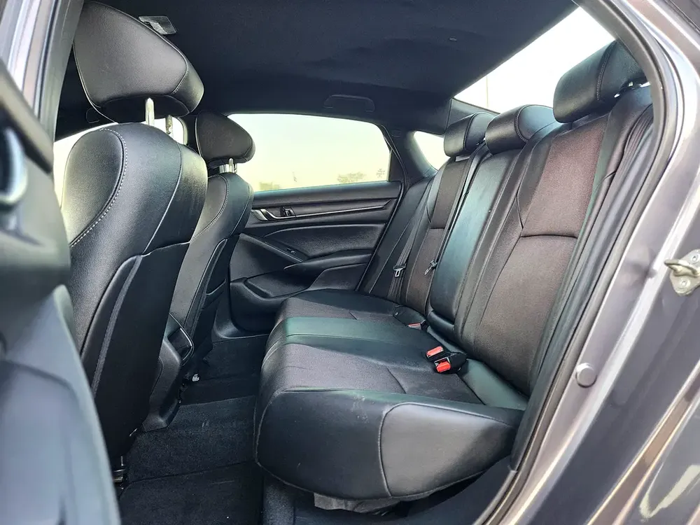 Honda Accord Sport 2020 US Clean Title 4 Cylinder Low KM Car With Navigation - Image 9