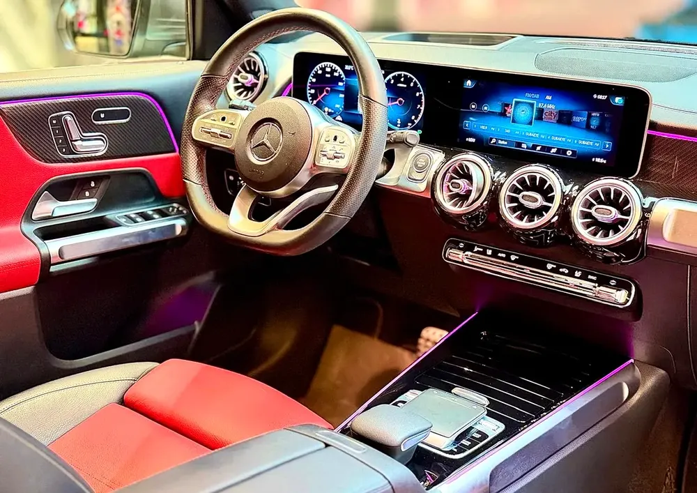 2020 Mercedes-Benz GLB 250 4MATIC | GCC Specs | Low Mileage - Image 9