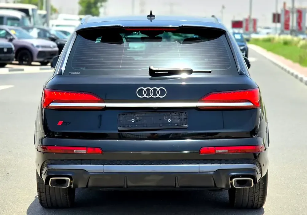 Audi Q7 45 TFSI quattro S line 2024 GCC Specs - Brand New Condition - Image 10