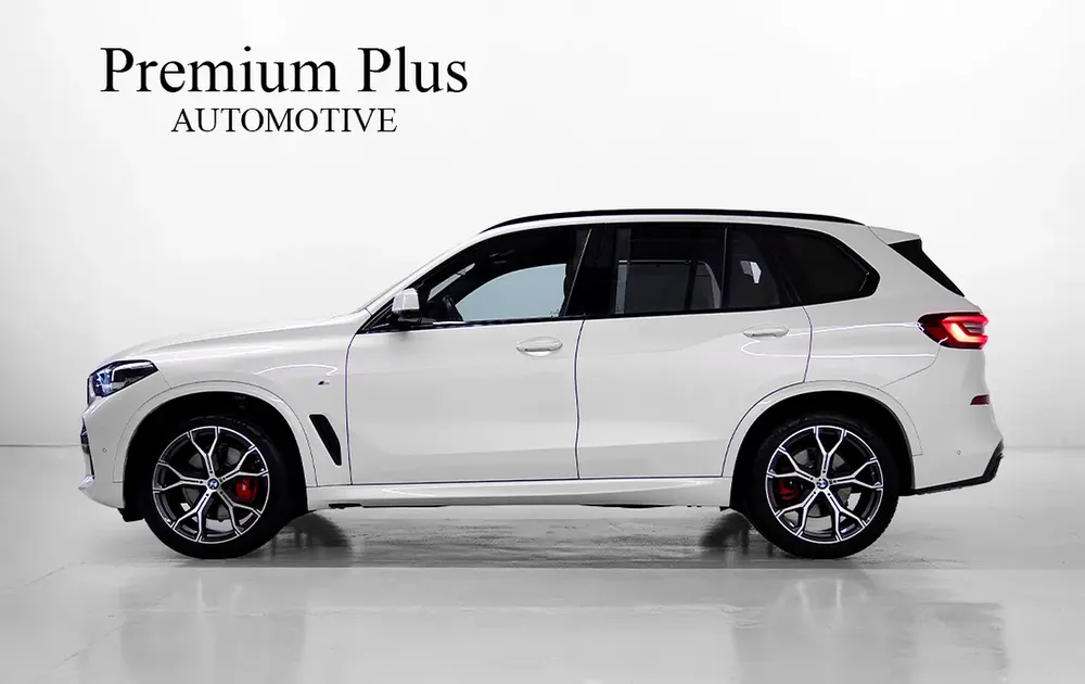2023 BMW X5 xDrive40i M-Sport, 2027 BMW Warranty + Service Pack, Full BMW Service History, GCC - Image 4