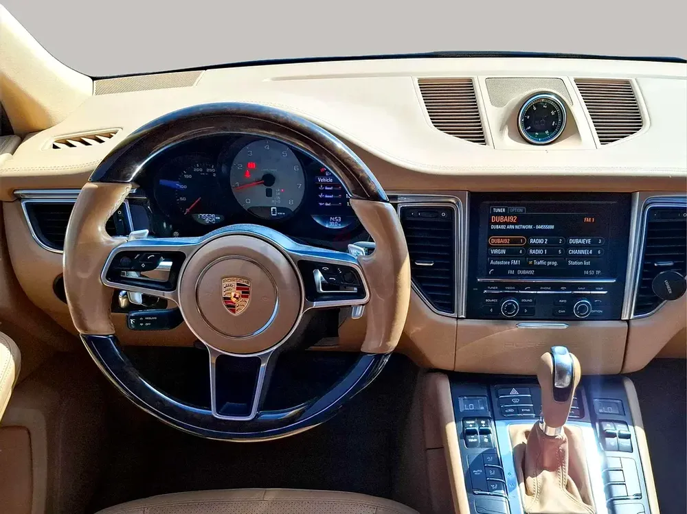 AED 3769/month | 2015 Porsche Macan  | GCC Specs | Ref#464783 - Image 10