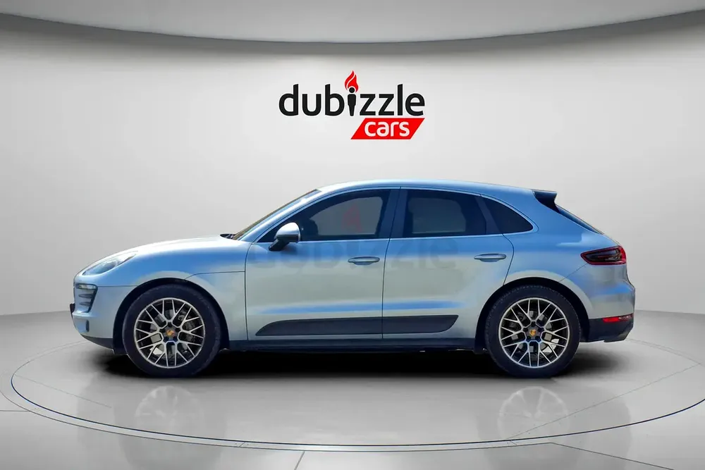 AED 3769/month | 2015 Porsche Macan  | GCC Specs | Ref#464783 - Image 5