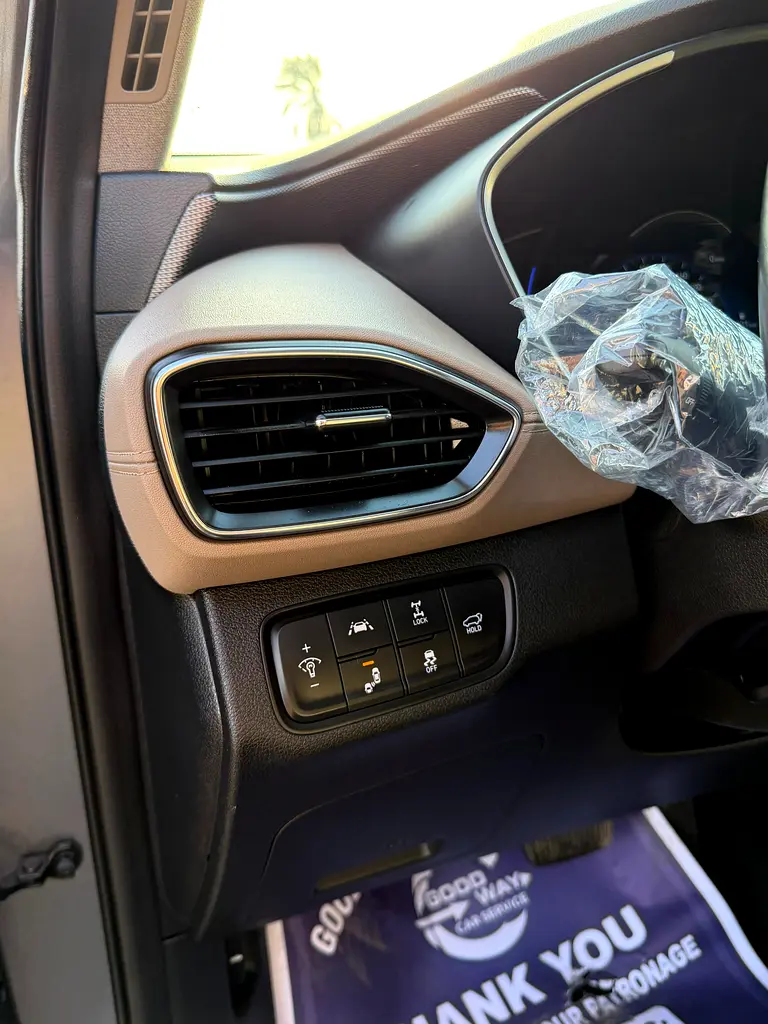 2019 HYUNDAI SANTA FE ULTIMATE PANORAMA 360 CAMERA 4x4 - CANADA SPEC - Image 17