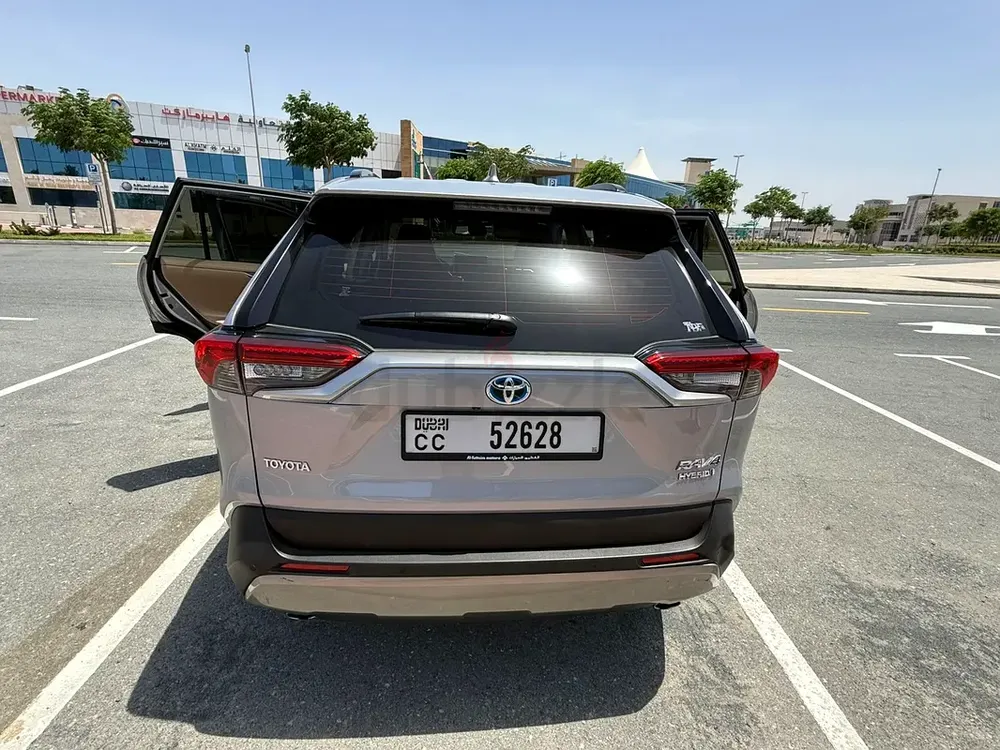 Toyota RAV4 VXR Hybrid 2024 GCC Specs - Brand New Condition - Image 4