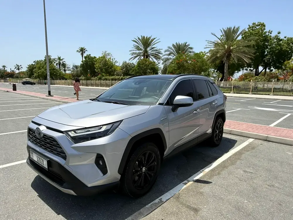 Toyota RAV4 VXR Hybrid 2024 GCC Specs - Brand New Condition - Image 6