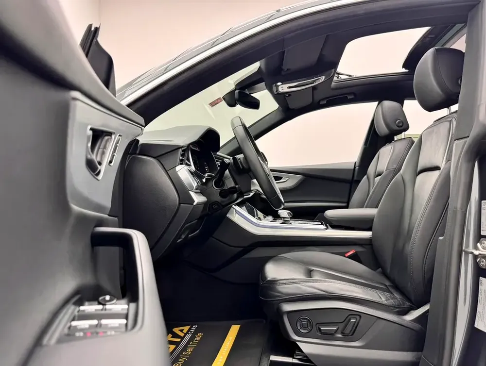 2020 Audi Q8 55TFSI S-Line, Audi Service History, 1 Year Warranty, Excellent Condition, GCC - Image 11
