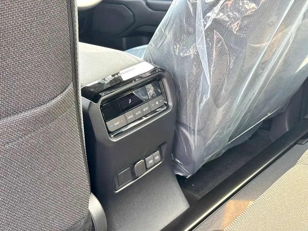 2025 PRADO RIGHT HAND DRIVE AR-TX 2.8L DIESEL 0KM - Image 11