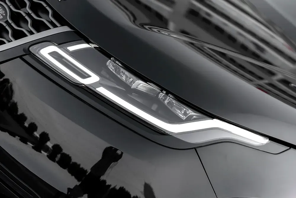 2022 Range Rover Velar P250 S R-Dynamic - Image 7