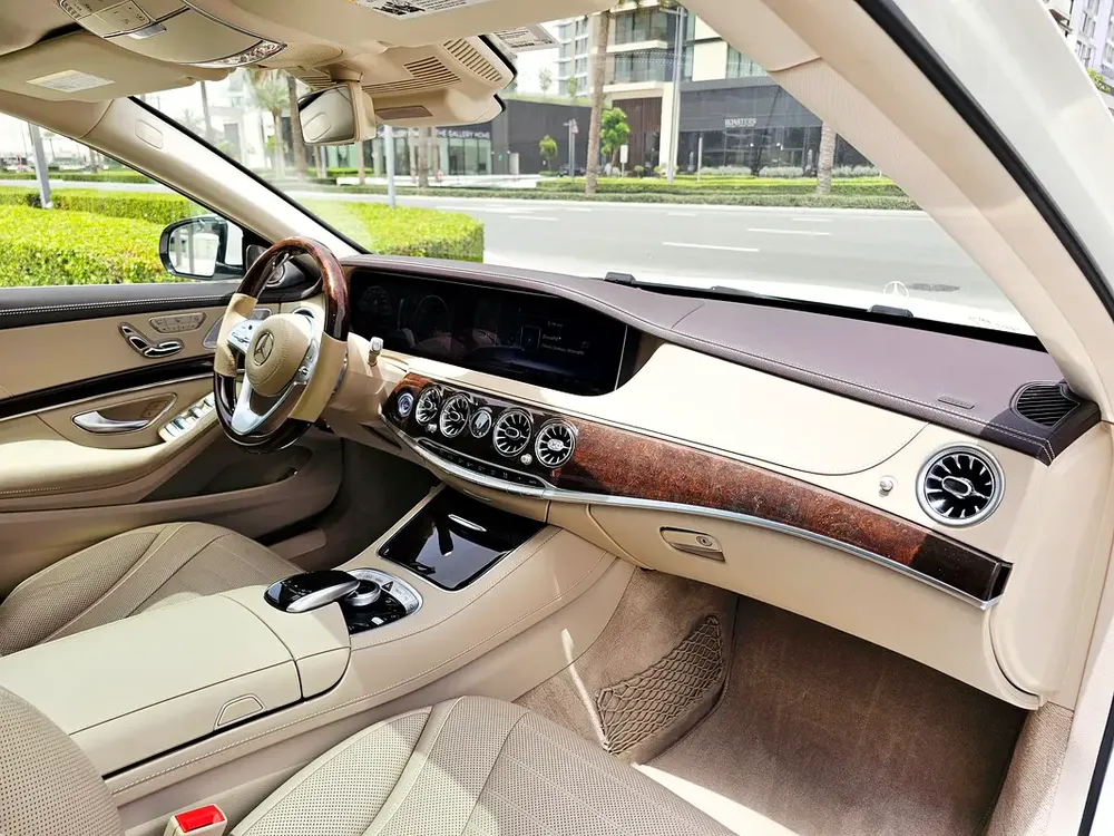 2019 Mercedes-Benz S 560 4MATIC | Luxury  Performance | GCC Ready - Image 10