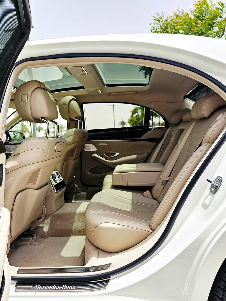 2019 Mercedes-Benz S 560 4MATIC | Luxury  Performance | GCC Ready - Image 13