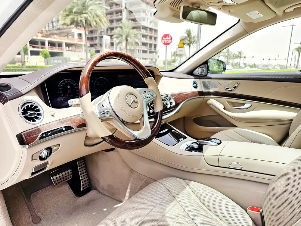 2019 Mercedes-Benz S 560 4MATIC | Luxury  Performance | GCC Ready - Image 15