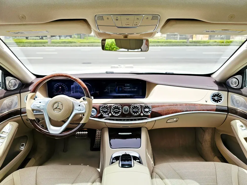 2019 Mercedes-Benz S 560 4MATIC | Luxury  Performance | GCC Ready - Image 16