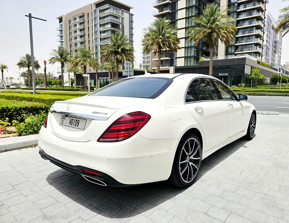2019 Mercedes-Benz S 560 4MATIC | Luxury  Performance | GCC Ready - Image 5