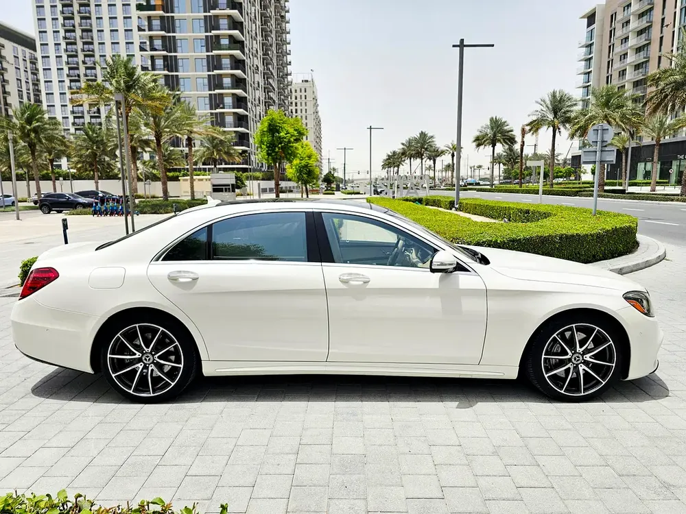 2019 Mercedes-Benz S 560 4MATIC | Luxury  Performance | GCC Ready - Image 6