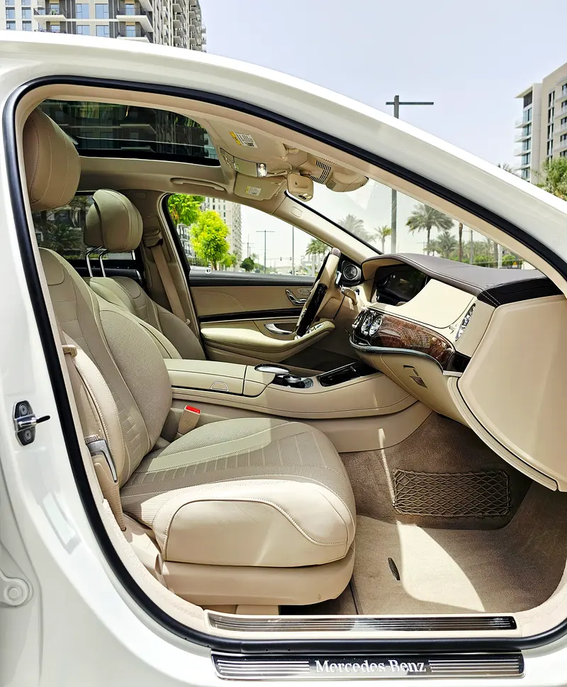 2019 Mercedes-Benz S 560 4MATIC | Luxury  Performance | GCC Ready - Image 9