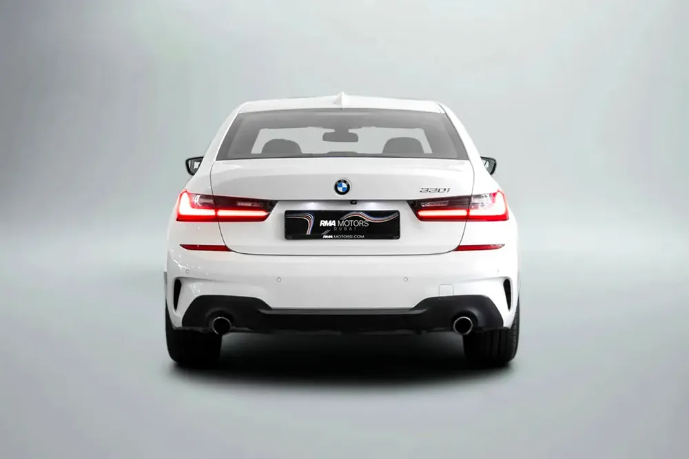 2,853 AED / 60 months | 0% DP | 2021 BMW 330i M-Sport / Full Service History - Image 4