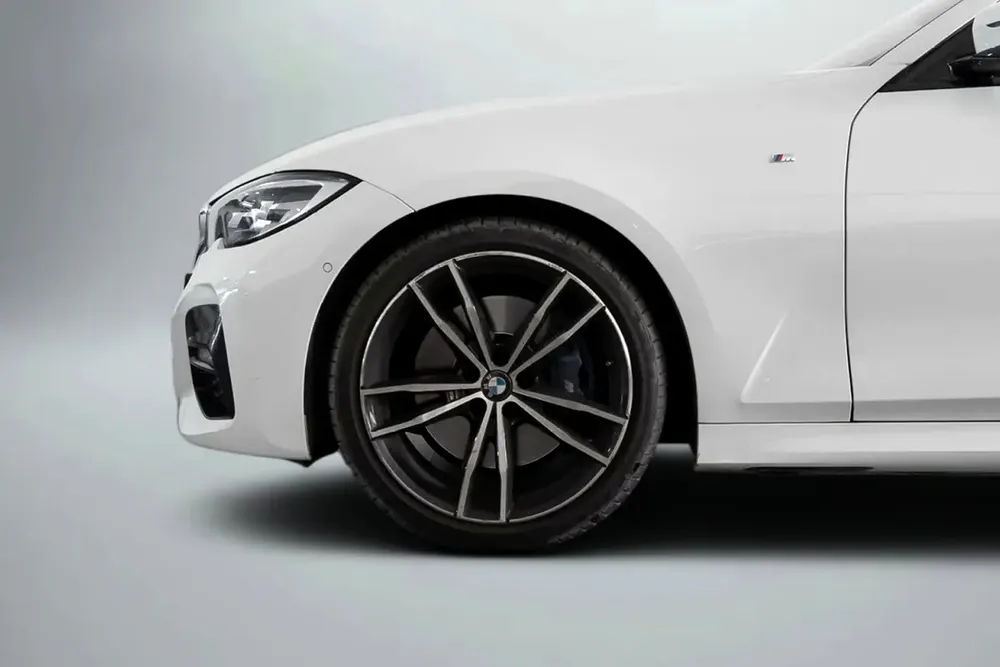 2,853 AED / 60 months | 0% DP | 2021 BMW 330i M-Sport / Full Service History - Image 6