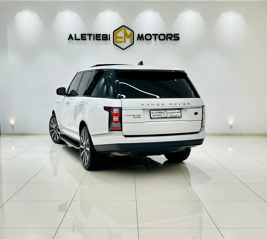 Land Rover Range Rover Vogue SE Supercharged 2017 GCC Specs - Image 5