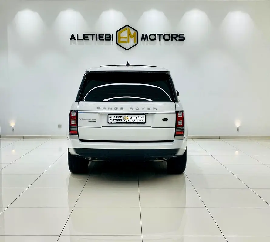 Land Rover Range Rover Vogue SE Supercharged 2017 GCC Specs - Image 6