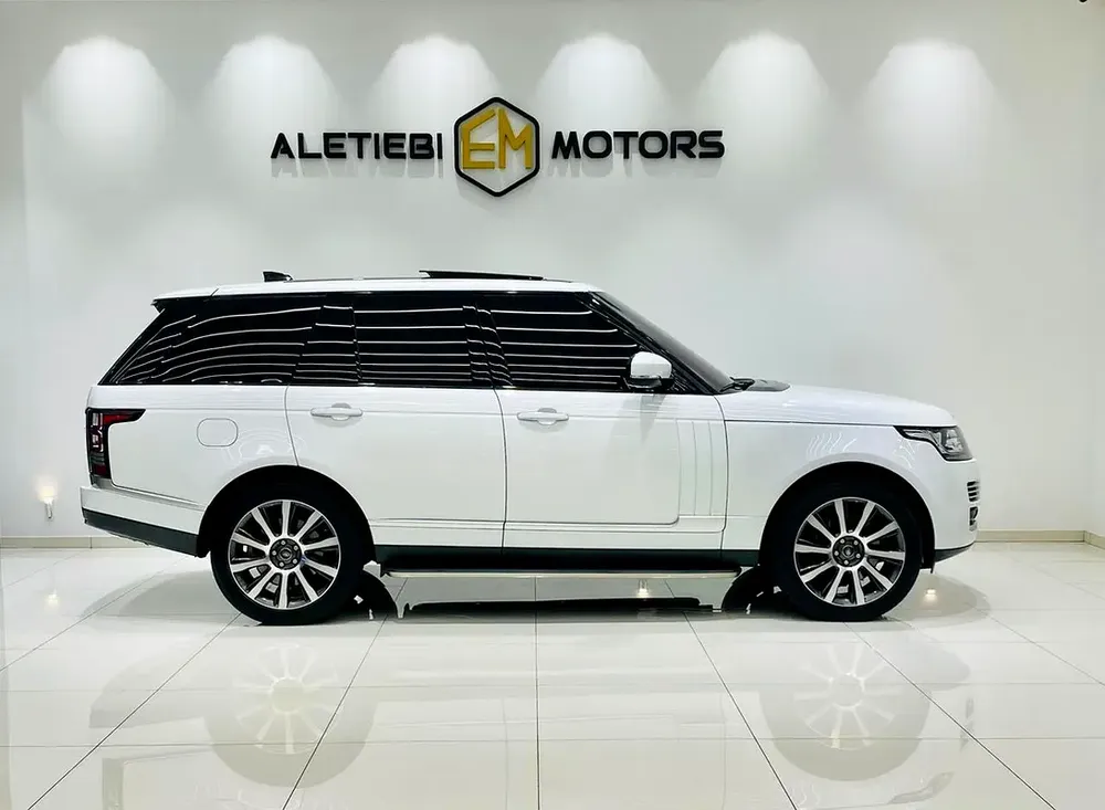 Land Rover Range Rover Vogue SE Supercharged 2017 GCC Specs - Image 8