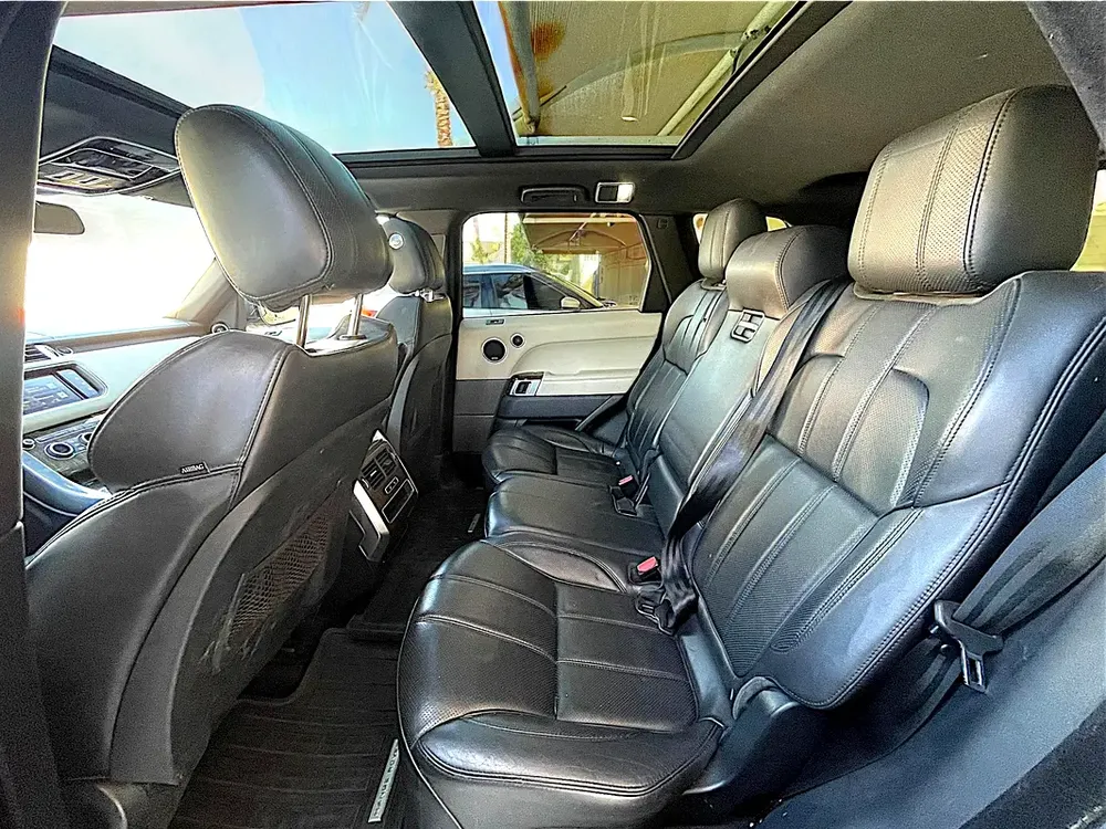 AED 1,620 EMI PM | RANGE ROVER SPORT | HSE | WELL MAINTAINED - Image 17
