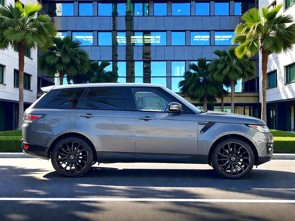 AED 1,620 EMI PM | RANGE ROVER SPORT | HSE | WELL MAINTAINED - Image 4