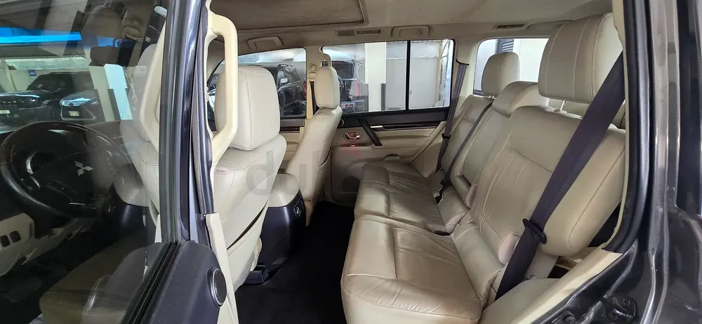 Mitsubishi Pajero GLS 2011 | GCC Specs | Well Maintained - Image 10