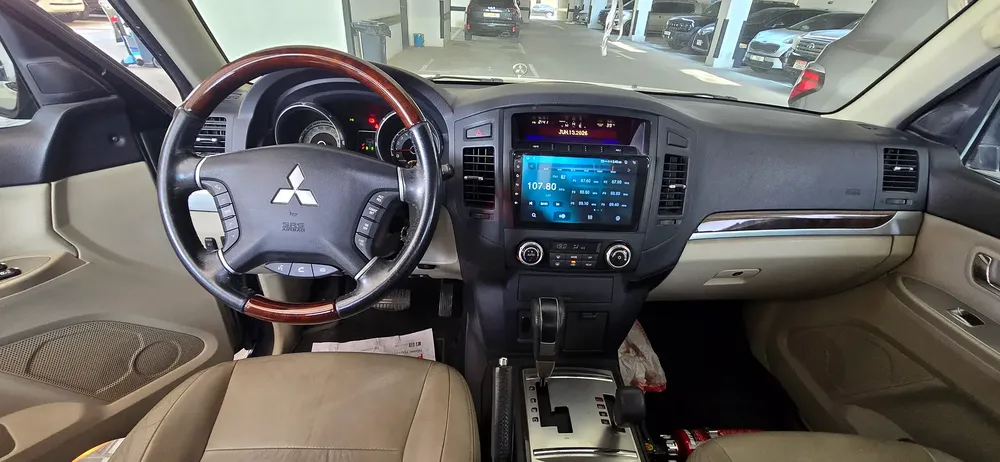 Mitsubishi Pajero GLS 2011 | GCC Specs | Well Maintained - Image 11