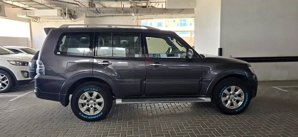 Mitsubishi Pajero GLS 2011 | GCC Specs | Well Maintained - Image 4