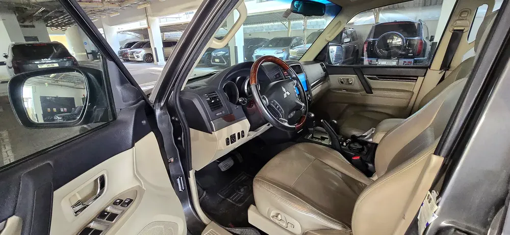 Mitsubishi Pajero GLS 2011 | GCC Specs | Well Maintained - Image 9