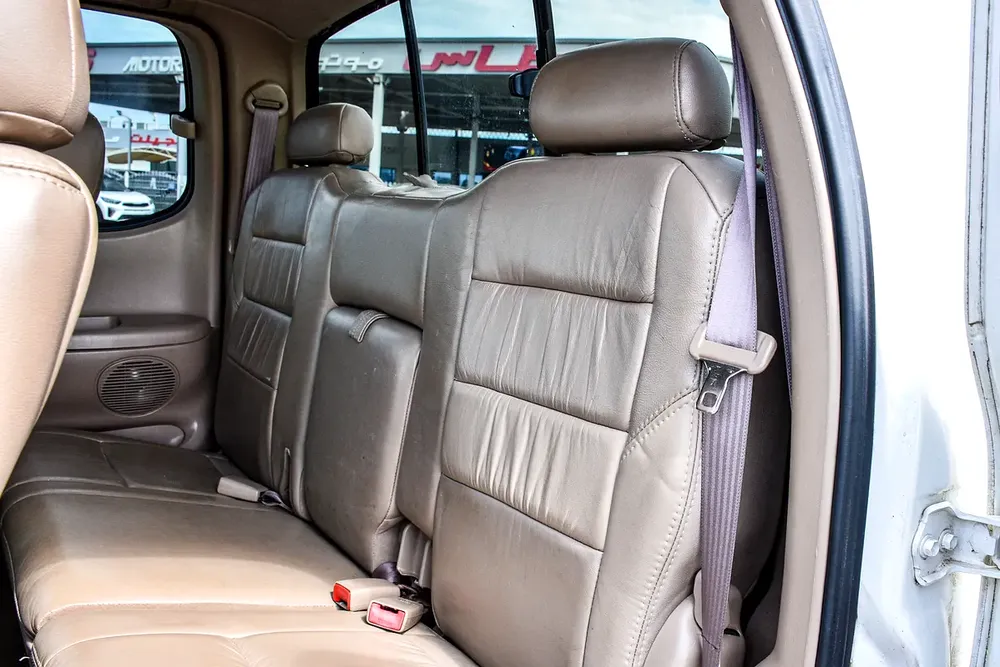 2000 - TOYOTA TUNDRA 4X4 - IMMCULATE CONDITION - ONLY 80,000 KM - Image 17