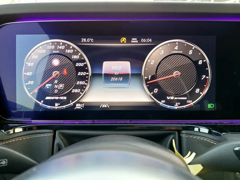 MERCEDES BENZ G63 CLEAN TITLE JAPANESE SPECS - Image 15