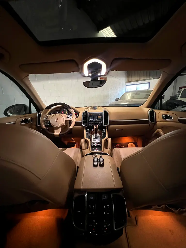 Porsche cayenne S 2014 GCC No accident clean car ready to drive - Image 10