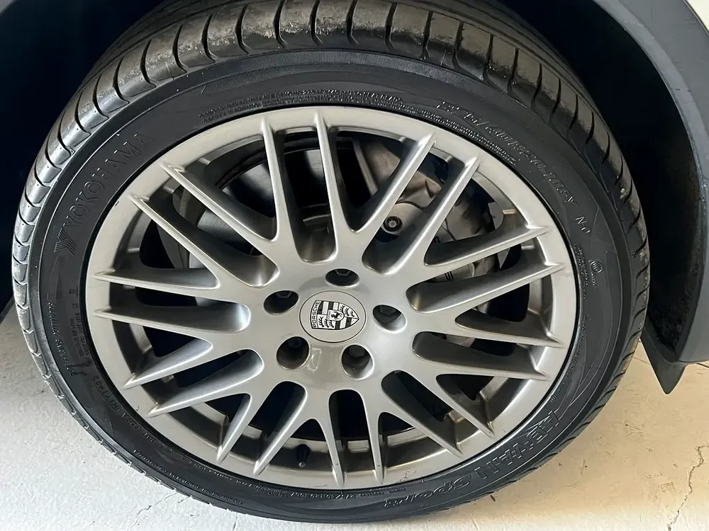 Porsche cayenne S 2014 GCC No accident clean car ready to drive - Image 19