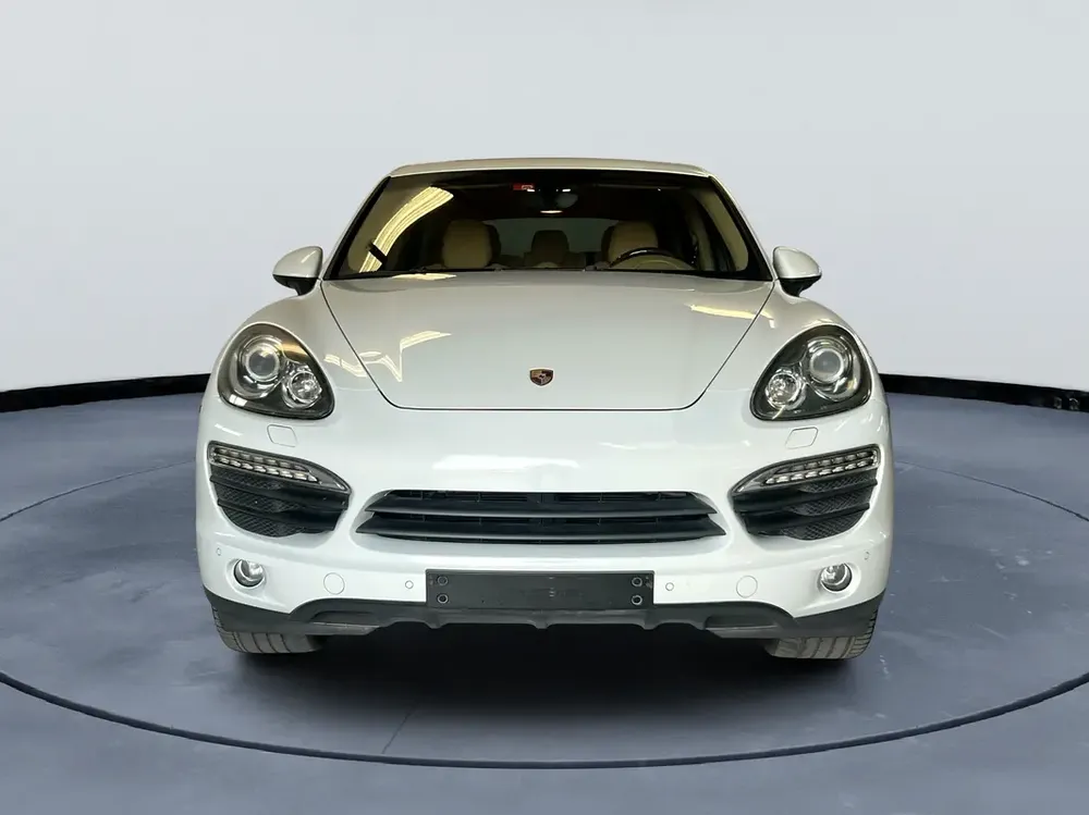 Porsche cayenne S 2014 GCC No accident clean car ready to drive - Image 5