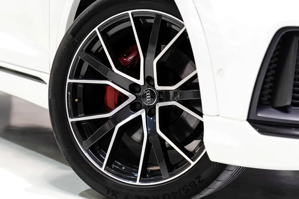 Audi Q8 55 TFSI Quattro - 2023 - Image 10