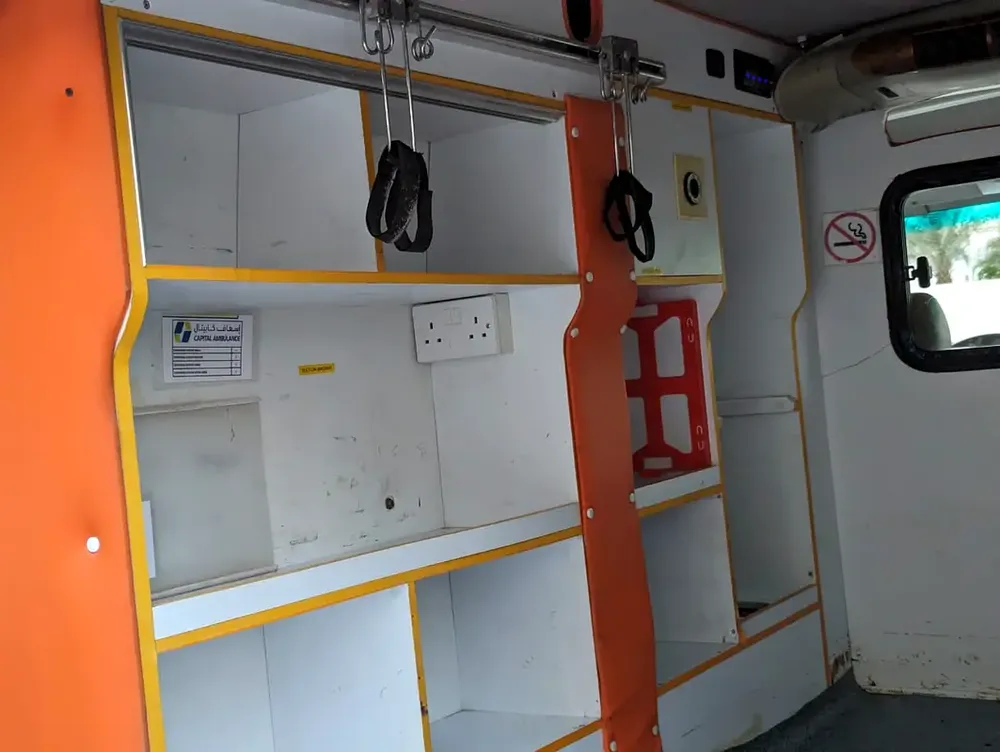 TOYOTA LAND CRUISER 2019 LC78 AMBULANCE GCC IN EXCELLENT CONDITION - Image 11