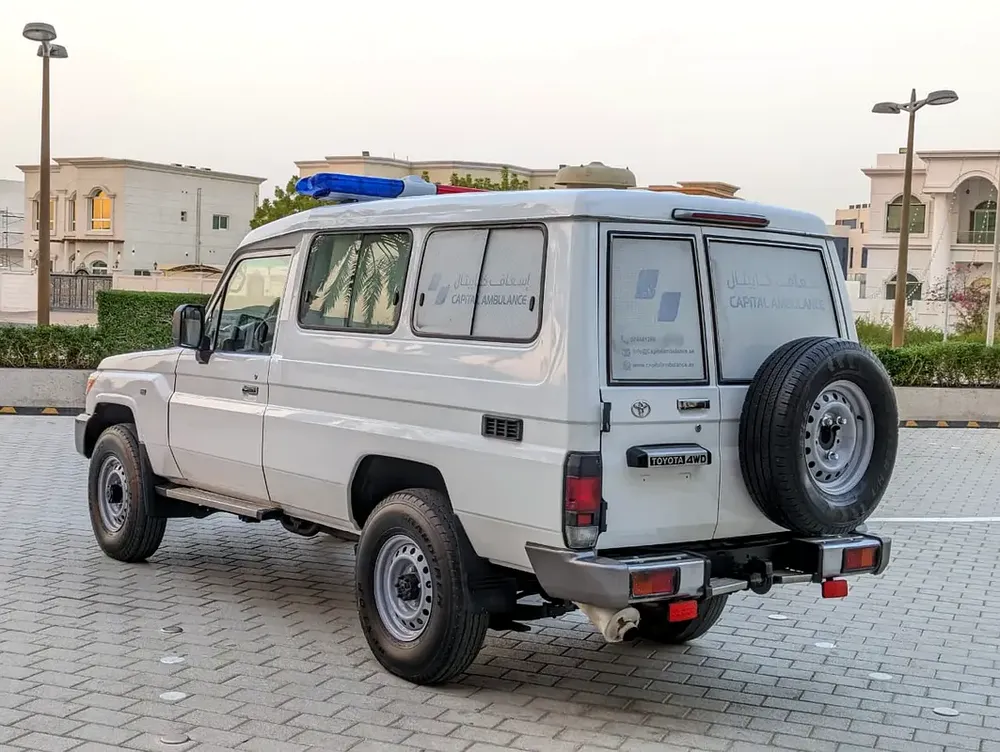 TOYOTA LAND CRUISER 2019 LC78 AMBULANCE GCC IN EXCELLENT CONDITION - Image 16
