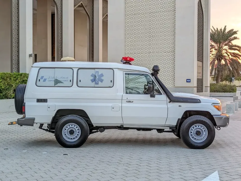 TOYOTA LAND CRUISER 2019 LC78 AMBULANCE GCC IN EXCELLENT CONDITION - Image 18