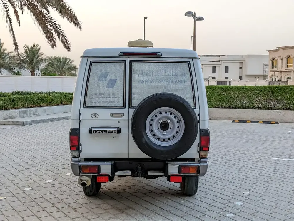 TOYOTA LAND CRUISER 2019 LC78 AMBULANCE GCC IN EXCELLENT CONDITION - Image 19