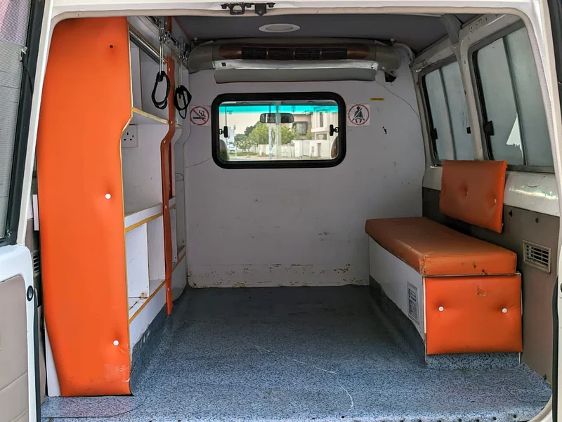 TOYOTA LAND CRUISER 2019 LC78 AMBULANCE GCC IN EXCELLENT CONDITION - Image 4