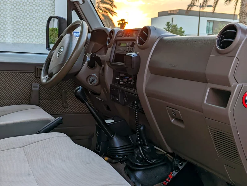 TOYOTA LAND CRUISER 2019 LC78 AMBULANCE GCC IN EXCELLENT CONDITION - Image 7